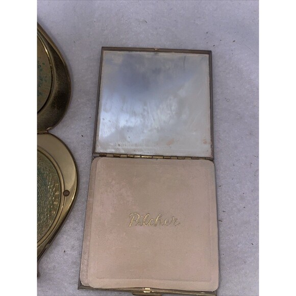 Vintage Compact Powder & Mirror  Round Gold Tone  Floral Heart Pilcher Make Up - Picture 8 of 8